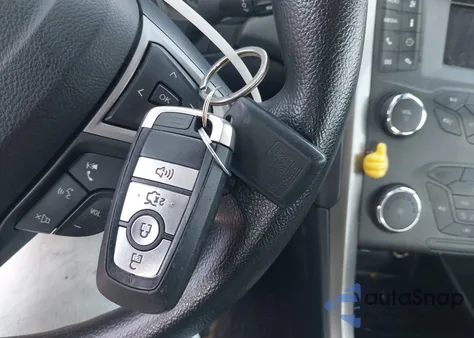 2020 Ford Fusion S z USA, uszkodzony, nr VIN 3FA6P0G76LR240253